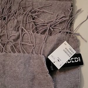H & M scarf. Gray. New.